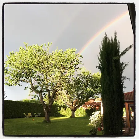 Bed & Breakfast La Cerisaie Francheleins