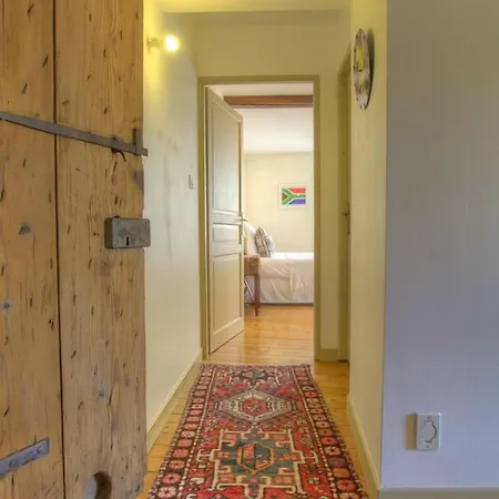 לינה וארוחת בוקר La Cerisaie 3*