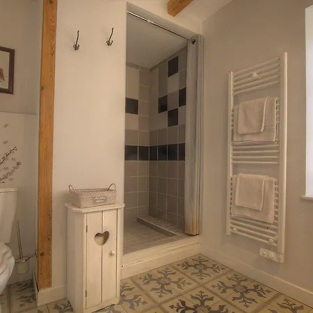 La Cerisaie לינה וארוחת בוקר