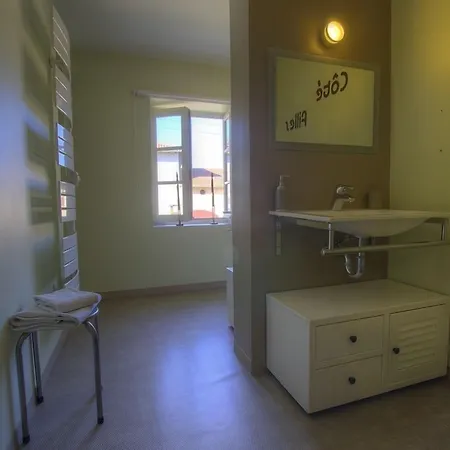 לינה וארוחת בוקר La Cerisaie Francheleins