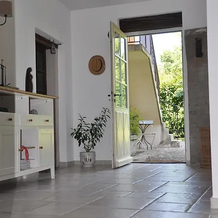 La Cerisaie לינה וארוחת בוקר Francheleins